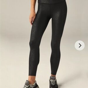 NWOT Beyond Yoga PowerShine Viper High Waisted Midi Legging